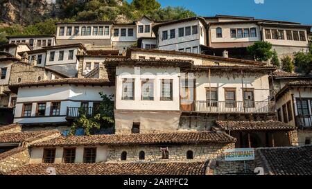 Città di Mille finestre, Berat, Albania Foto Stock