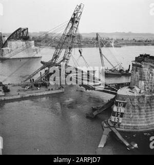 Walcheren: Riparazione Nollegat nel muro di mare e altri luoghi in Walcheren Restauro di un ponte ferroviario Data: 1945 luogo: Walcheren Parole Chiave: Recupero, seconda guerra mondiale, ricostruzione Foto Stock