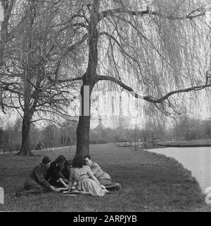 Studenti francesi Data: 20 aprile 1946 Parole Chiave: Studenti Foto Stock