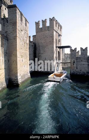 italia, lombardia, lago di garda, sirmione, castello Foto Stock