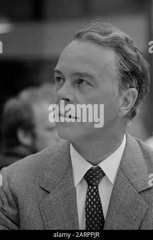 Ernst Albrecht, deutscher Politiker und Ministerpräsident von Niedersachsen, ad Amburgo, Deutschland um 1984. Politico tedesco e primo ministro della Bundesland Niedersachsen, Ernst Albrecht, ad Amburgo, Germania intorno al 1984. Foto Stock