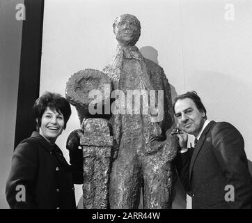 ' Grand Gala Du Disque, Amsterdam. Repeties Mies Bouwman en Willem Duys bij grote Edison; ' Foto Stock