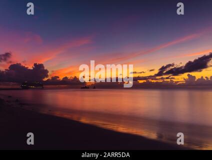 11 miglia spiaggia tramonto Cayman Foto Stock