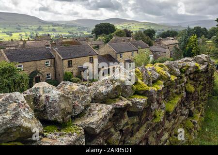 Il piccolo e pittoresco villaggio di Sedbusk a Wensleydale, Yorkshire Dales National Park, Inghilterra Foto Stock