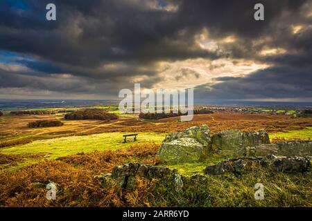 Una vista dall'altra parte della Charnwood Forest verso Leicester. Foto Stock