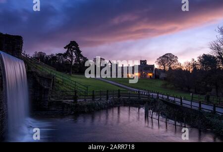 Alba a Newstead Abbey a Nottinghamshire, Inghilterra Regno Unito Foto Stock