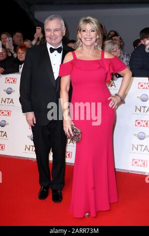 Eamonn Holmes e Ruth Langsford hanno partecipato ai National Television Awards 2020 che si sono tenuti alla O2 Arena di Londra. Foto Stock