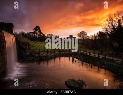 Alba a Newstead Abbey a Nottinghamshire, Inghilterra Regno Unito Foto Stock