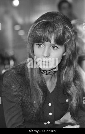 Schlagersinger Manuela (Germania) In Esso Motor Hotel, Amsterdam; Manuela, Kop Data: 15 Gennaio 1971 Posizione: Amsterdam, Noord-Holland Parole Chiave: Cantanti Nome Personale: Esso Motor Hotel Foto Stock