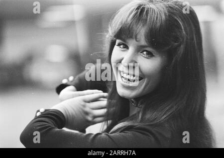 Schlagerzsinger Manuela (Germania) At Esso Motor Hotel, Amsterdam Data: 15 Gennaio 1971 Ubicazione: Amsterdam, Noord-Holland Parole Chiave: Cantanti Nome Personale: Esso Motor Hotel Foto Stock