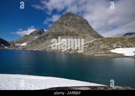 Lago di Bispepatnet 800 metri sopra Trollstigen Foto Stock