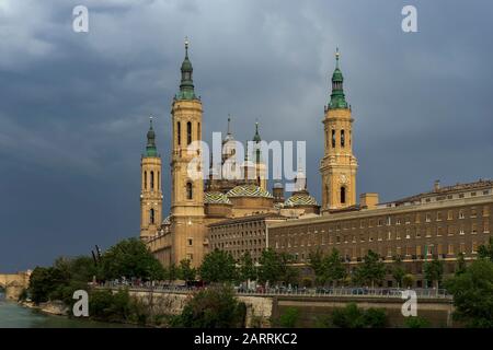 Cattedrale-Basilica Di Nostra Signora del Pilar di Saragozza Foto Stock