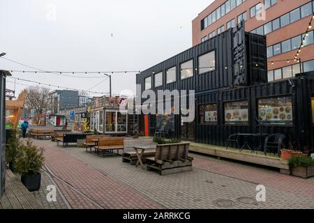 Konteiner Eatery a Telliskivi Loomelinnak, Tallinn, Estonia Foto Stock