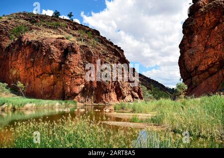 Australia, NT, Glen Helen nel parco nazionale West McDonnell Range Foto Stock