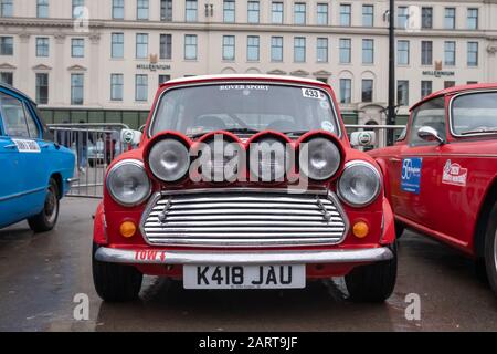 Glasgow, Scozia, Regno Unito. 29th Gennaio 2020: Il 23rd Rally di Monte Carlo parte da George Square sulla 1300 miglia di auto a sud della Francia. Credito: Skully/Alamy Live News Foto Stock