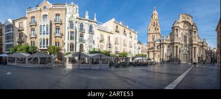 Immagine panoramica della Cattedrale di Murcia e della Plaza del Cardenal Belluga, Murcia, Spagna Foto Stock