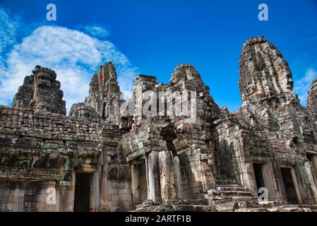 Tempio di Phimeanakas sito tra le antiche rovine del tempio indù Angkor Wat a Siem Reap, Cambogia. Il più grande monumento religioso del mondo Foto Stock