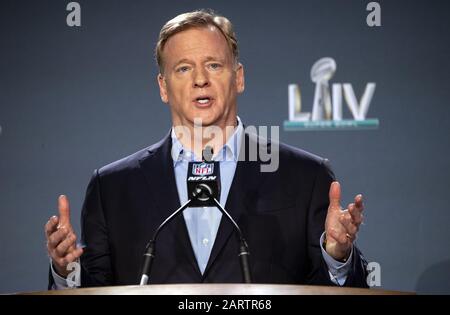 Miami, Stati Uniti. 29th Gen 2020. Il commissario della NFL Roger Goodell tiene una conferenza stampa durante la settimana del Super Bowl a Miami mercoledì 29 gennaio 2020. I Kansas City Chiefs e San Francisco 49ers si incontreranno al Super Bowl LIV domenica 2 febbraio 2020 a Miami. Foto di Kevin Dietsch/UPI Credit: UPI/Alamy Live News Foto Stock