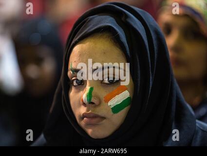 New Delhi, India. 29th Gen 2020. Una donna indiana partecipa a una protesta contro la controversa nuova legge indiana sulla cittadinanza a Nuova Delhi, India, il 29 gennaio 2020. La protesta fa parte delle grandi proteste in corso in questo ambito da oltre un mese contro la nuova legge sulla cittadinanza approvata dal governo guidato dal partito nazionalista indù Bharatiya Janata Party (BJP). Credit: Javed Dar/Xinhua/Alamy Live News Foto Stock