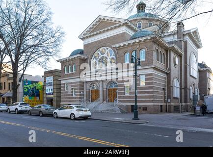 Charlotte, North Carolina, USA-26 JAN 2020: Spirit Square, su Tryon St., in centro. Foto Stock