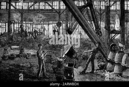 Casting fucilato e conchiglie in Armstrong Whitworth, Elwick opere, la preoccupazione di produzione su Tyneside fondata nel 1847 dall'ingegnere William George Armstrong (1810-1900), un ingegnere inglese e industriale. Fabbricò macchine idrauliche, gru e ponti e, più tardi, artiglieria. Foto Stock