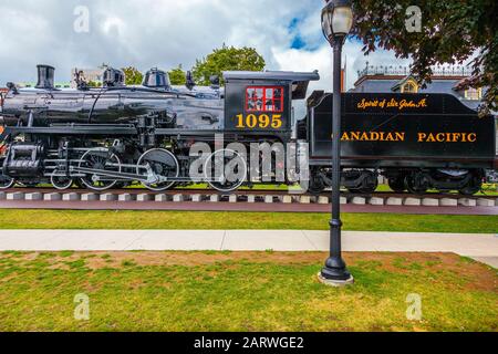 Kingston, Ontario, Canada, agosto 2014: Treno vecchio delle ferrovie canadesi del Pacifico presso il Confederation Park di Kingston. Foto Stock