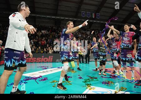 Perugia, Italy, 29 Jan 2020, Signore sicoma monini festeggia la vittoria durante Sir Sicoma Monini Perugia vs Tours VB - Volleybal Champions League Men Championship - Credit: LPS/Loris Cerquiglini/Alamy Live News Foto Stock