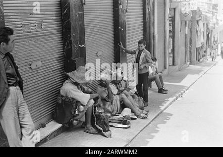 Tangeri (Marocco). Numero 27 charmer Snake, numero 28.29. Kashbah Data: 9 Agosto 1967 Località: Marocco Parole Chiave: Kashbah Foto Stock