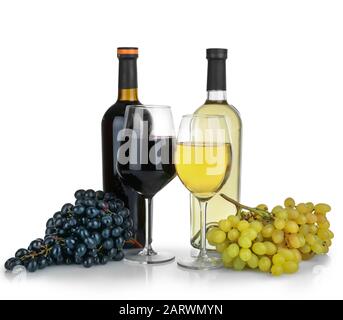 Diverso vino gustoso su sfondo bianco Foto Stock