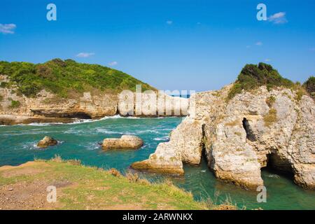 La costa del Mar Nero a Kilimli Bay, vicino Agva, Sile, nel nord ovest della Turchia Foto Stock