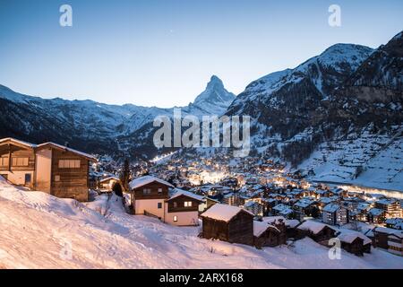 Splendida vista sulla cima del Cervino da Zermatt Foto Stock