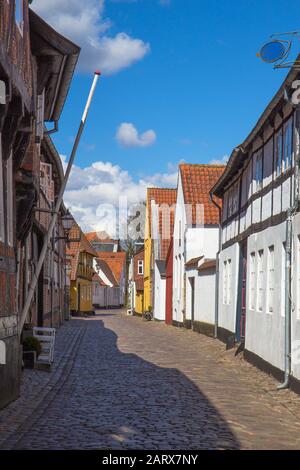 Strada stretta nel centro storico di Ribe, Danimarca Foto Stock