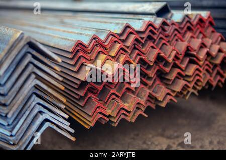 profili metallici industriali in magazzino Foto Stock