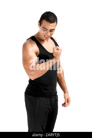 Uomo afro-americano sportivo su sfondo bianco Foto Stock