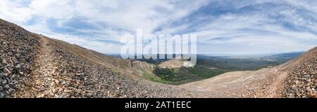 Linea di cresta per la cima di Parkview Mountain sul Continental Divide Trail in Colorado, Stati Uniti Foto Stock