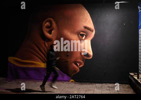 Napoli, Italia. 29th gennaio 2020. Un murale dell'ex stella NBA Kobe Bryant, dipinto dopo la morte, sulle pareti della metropolitana Napoli 29/01/2020, Napoli, Italia Credit: Independent Photo Agency Srl/Alamy Live News Foto Stock