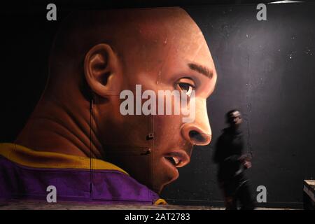 Napoli, Italia. 29th gennaio 2020. Un murale dell'ex stella NBA Kobe Bryant, dipinto dopo la morte, sulle pareti della metropolitana Napoli 29/01/2020, Napoli, Italia Credit: Independent Photo Agency Srl/Alamy Live News Foto Stock