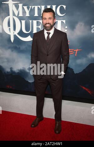 Hollywood, Ca. 29th Gen 2020. Rob McElhenney, in prima assoluta di Apple TV 'My thic quest: Raven's Banquet' al Cinerama Dome di Hollywood, California, il 29 gennaio 2020. Credito: Faye Sadou/Media Punch/Alamy Live News Foto Stock