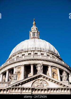 London Landmark, St Pauls Cathedral, City Of London, London, England, Uk, Gb. Foto Stock