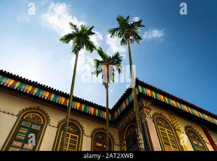 Singapore. Gennaio 2020. Case colorate nel quartiere Little India Foto Stock