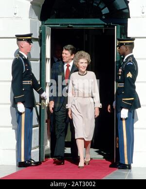 Il Presidente Ronald Reagan E La Prima Signora Nancy Reagan Alla Casa Bianca, Washington Dc, Stati Uniti D'America Foto Stock