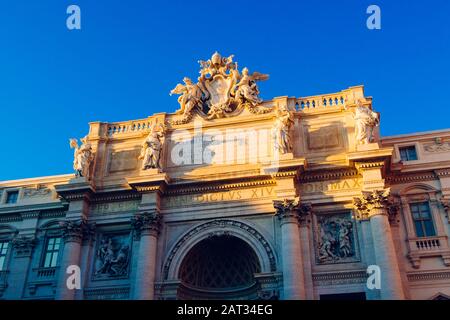 Roma, Italia - 30 Dicembre 2019: Fontana Di Trevi, Roma, Lazio, Italia Foto Stock