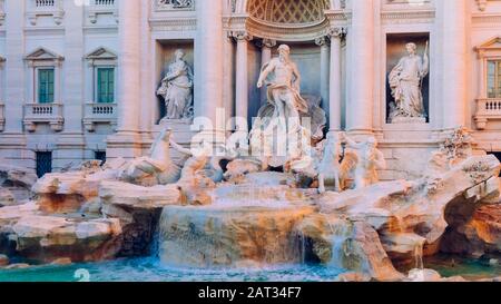 Roma, Italia - 30 Dicembre 2019: Fontana Di Trevi, Roma, Lazio, Italia Foto Stock