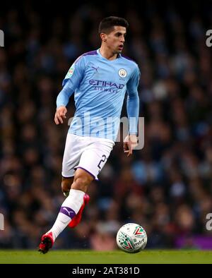 Joao Cancelo di Manchester City durante la semifinale della Carabao Cup, seconda tappa al Etihad Stadium di Manchester. Foto Stock