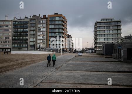 De Panne città costiera sulla costa del Mare del Nord della provincia belga delle Fiandre Occidentali, dove recentemente si è verificato un giro di vite sul traffico di persone. Foto Stock