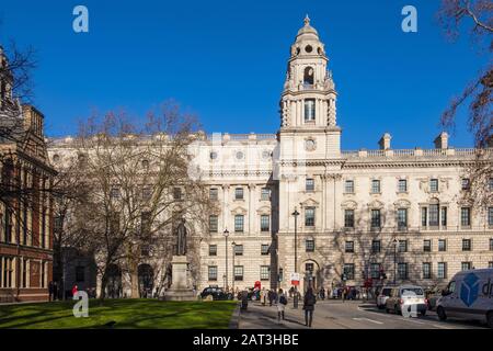 Londra, Inghilterra / Regno Unito - 2019/01/28: Uffici governativi Great George Street - GOGGS - complesso di edifici governativi nazionali del Regno Unito presso la Piazza del Parlamento nel quartiere della City of Westminster nel centro di Londra Foto Stock