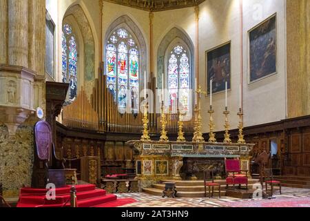 Perugia, Umbria / Italia - 2018/05/28: Interno della Cattedrale di San Lorenzo del XV secolo - Cattedrale di San Lorenzo - Piazza IV Novembre - Perugia piazza principale del quartiere storico Foto Stock