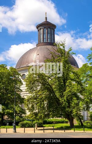 Varsavia, Mazovia / Polonia - 2019/06/01: Santa Trinità Chiesa evangelica della Confessione di Augusta - conosciuta come Chiesa Protestante di Zugâ€™- nella piazza Malachowskiego nel quartiere della Città Vecchia di Varsavia Foto Stock