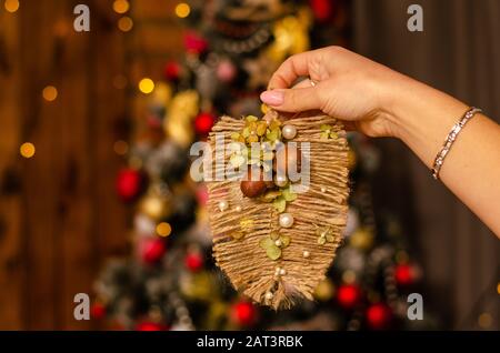 Decorazione di Natale palla fatta a mano Foto Stock