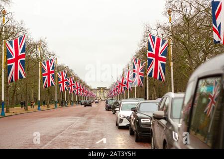 Westminster, Regno Unito. 30th Gen 2020. Mentre il Regno Unito si prepara a lasciare l'UE, molte bandiere di Union Jack si trovano a Westminster, sul Mall e su Parliament Square. Penelope Barritt/Alamy Live News Foto Stock